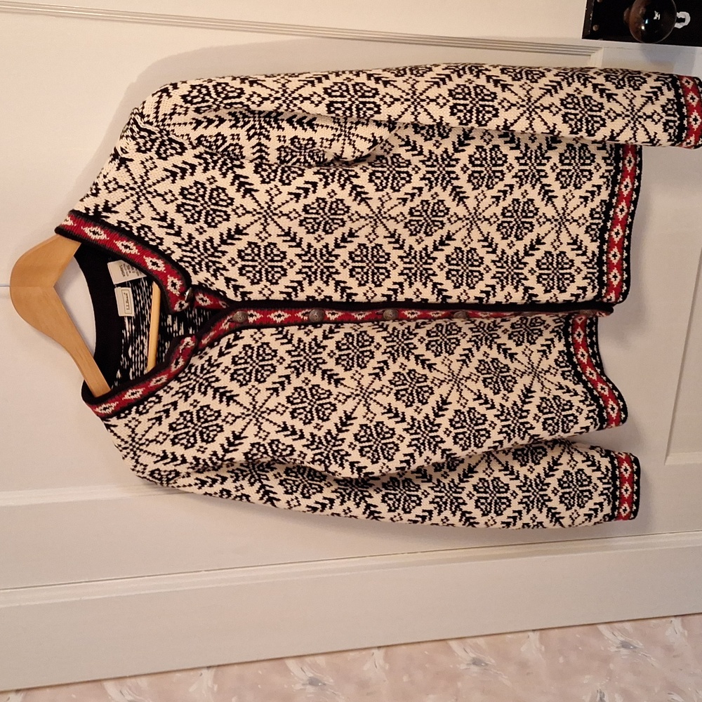 L L Bean heavy cotton sweater. Awesome condition size M-Reg